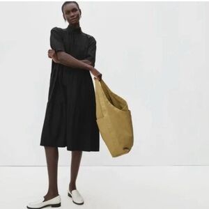 Everlane tiered high color dress. Great condition. Midi length, easy fit.